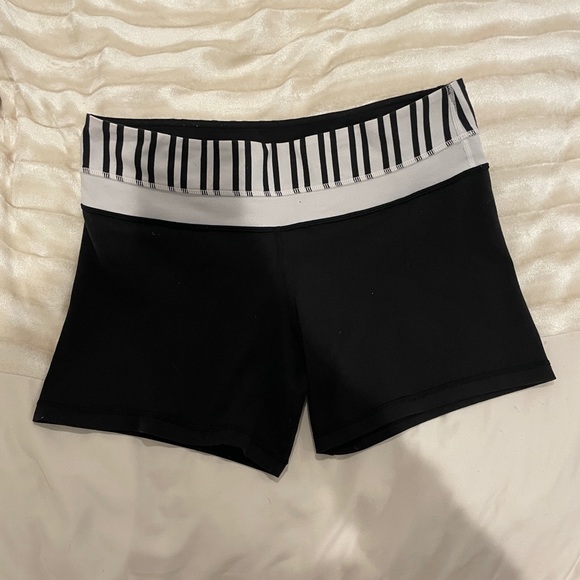 lululemon athletica Pants - Lululemon Highwasted Striped Spandex Shorts